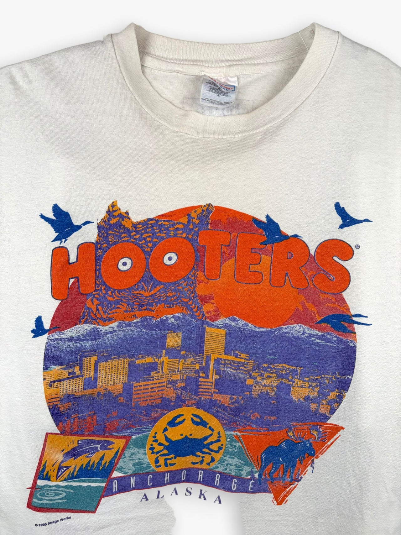 1995 Hooters Alaska T-Shirt